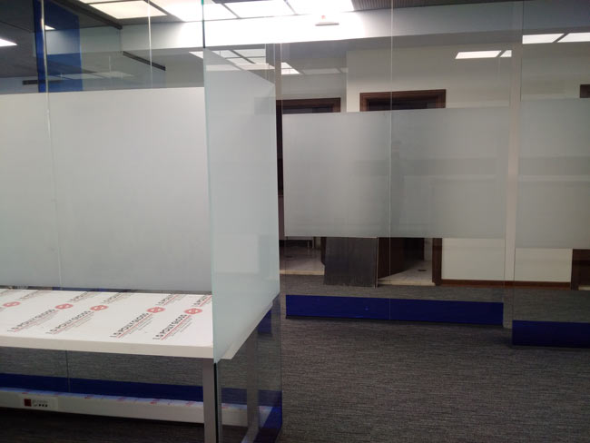 مشخصات اجرایی پارتیشن شیشه لی فریم لس